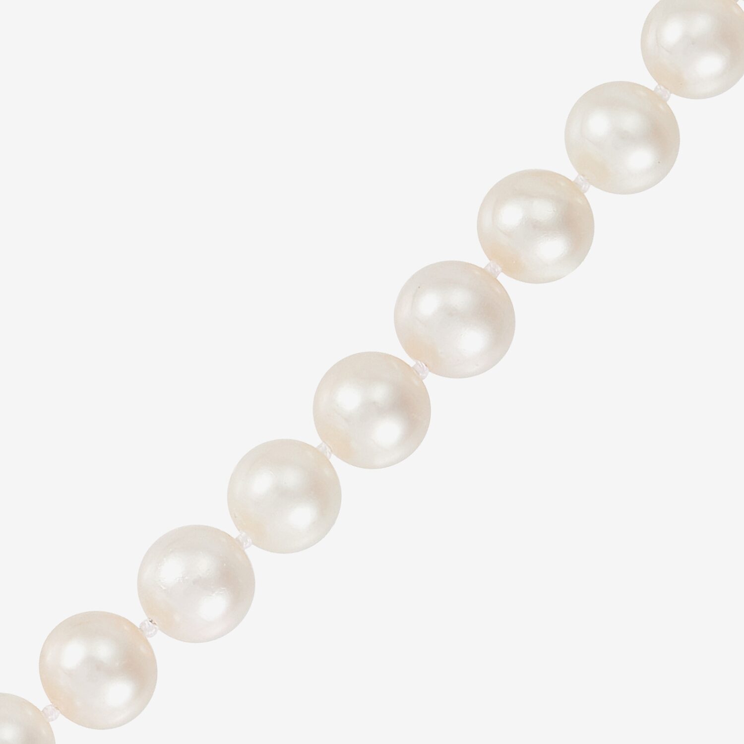 Womens White 20 Inch Strand Necklace