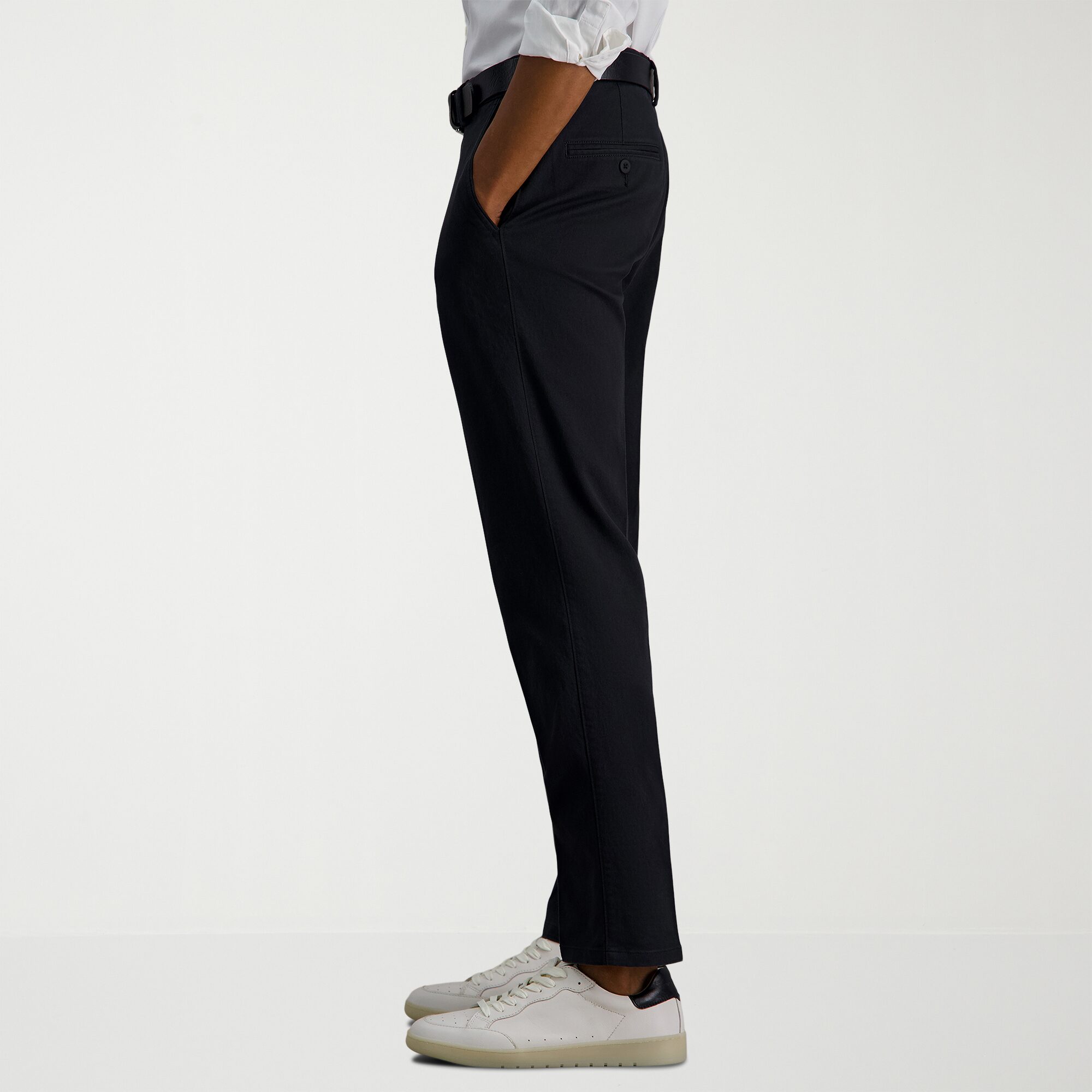 Haggar Modern Khaki Mens Slim Fit Dress Flat Front Pant