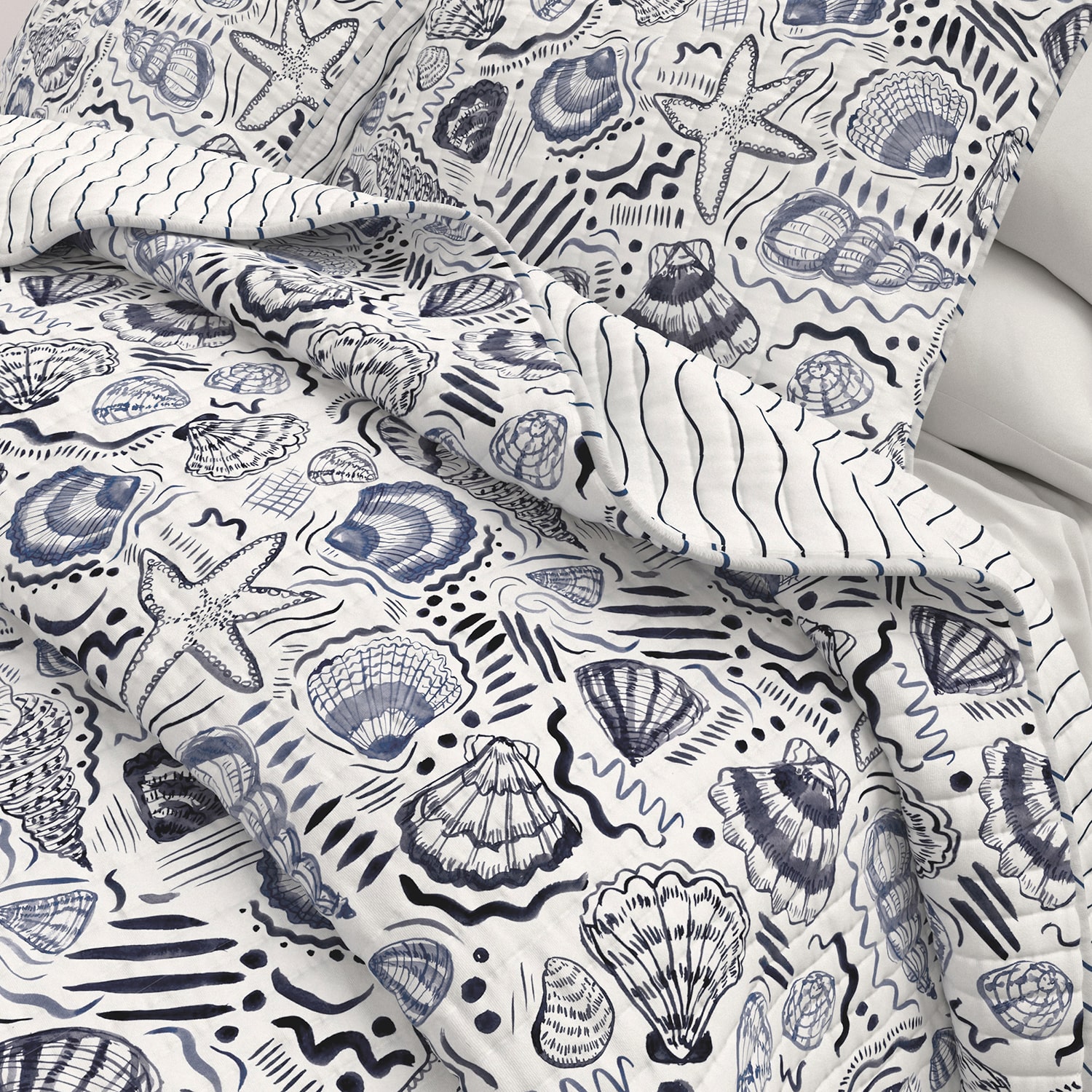 Linery Coastal Seashell Reversible Quilt Set