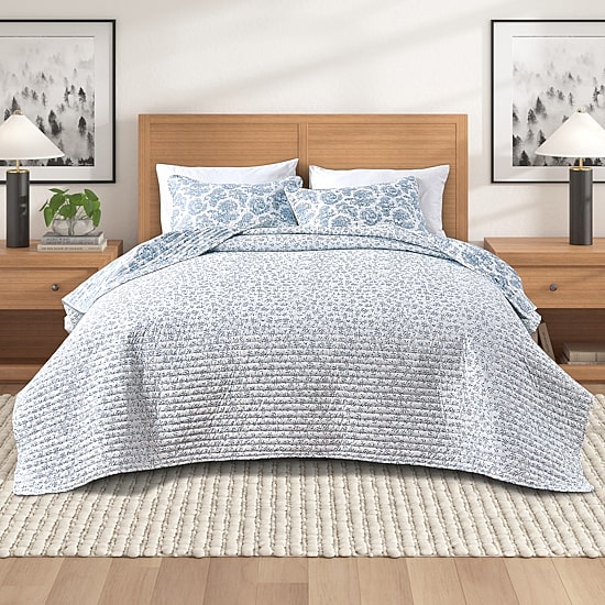 Linery Woodland Toile Holiday Reversible Quilt Set