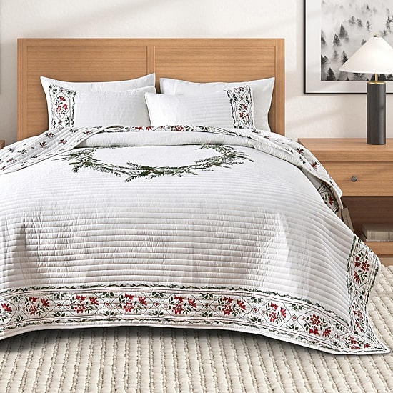 Linery Poinsettia Bordered Holiday Reversible Quilt Set