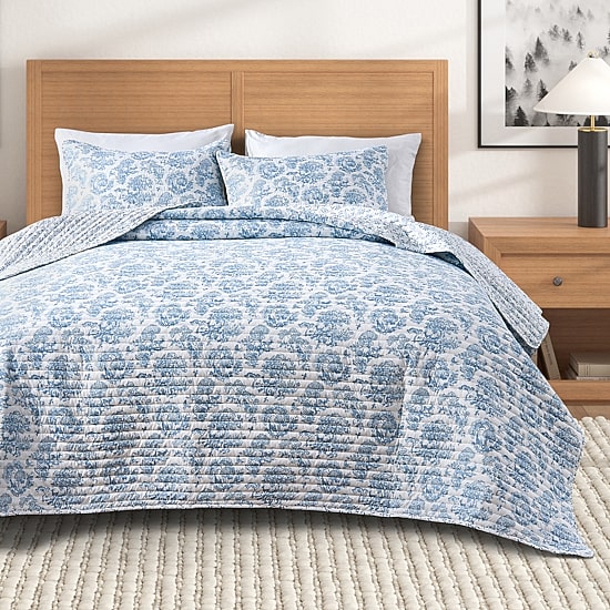 Linery Woodland Toile Holiday Reversible Quilt Set