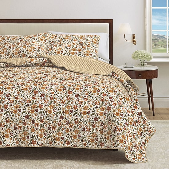 Linery Floral Meadow Printed Reversible Quilt Set