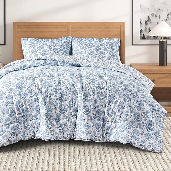 Linery Reversible Down Alternative Christmas Easy Care Comforter Set