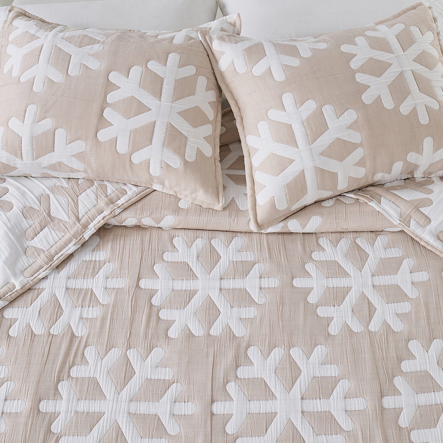 Linery Reversible Stitched Snowflake Easy Care Quilt Set