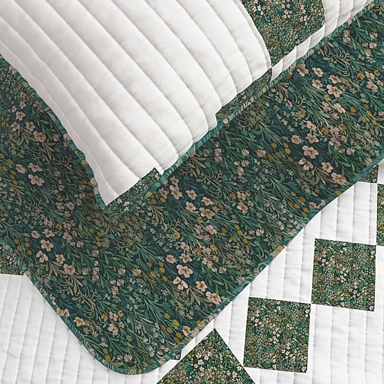 Linery Floral Patchwork Star Reversible Quilt Set