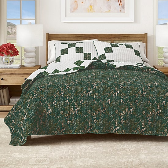 Linery Floral Patchwork Star Reversible Quilt Set