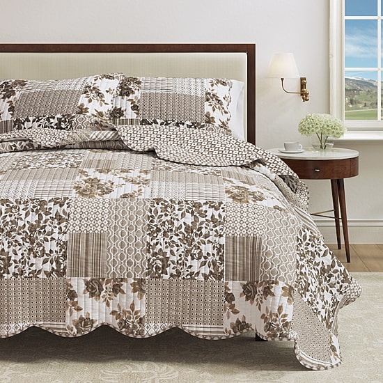 Linery Cottage Patchwork Reversible Quilt Set