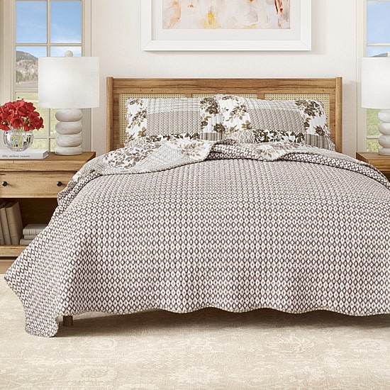 Linery Cottage Patchwork Reversible Quilt Set