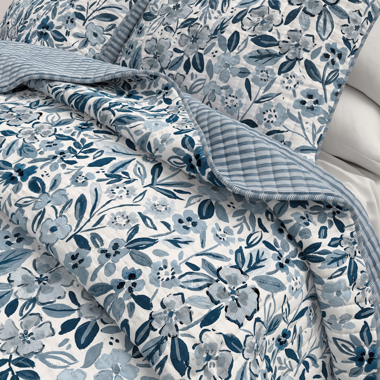 Linery Coastal Floral Bloom Reversible Quilt Set