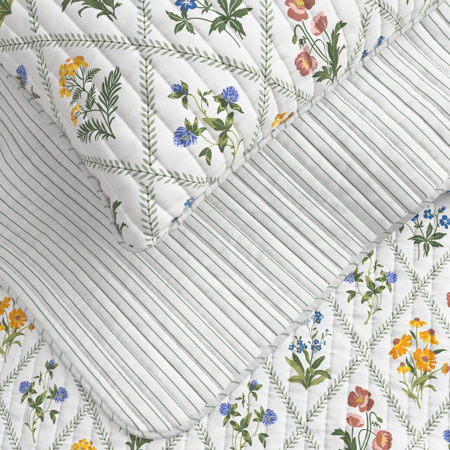 Linery Floral Lattice Reversible Quilt Set