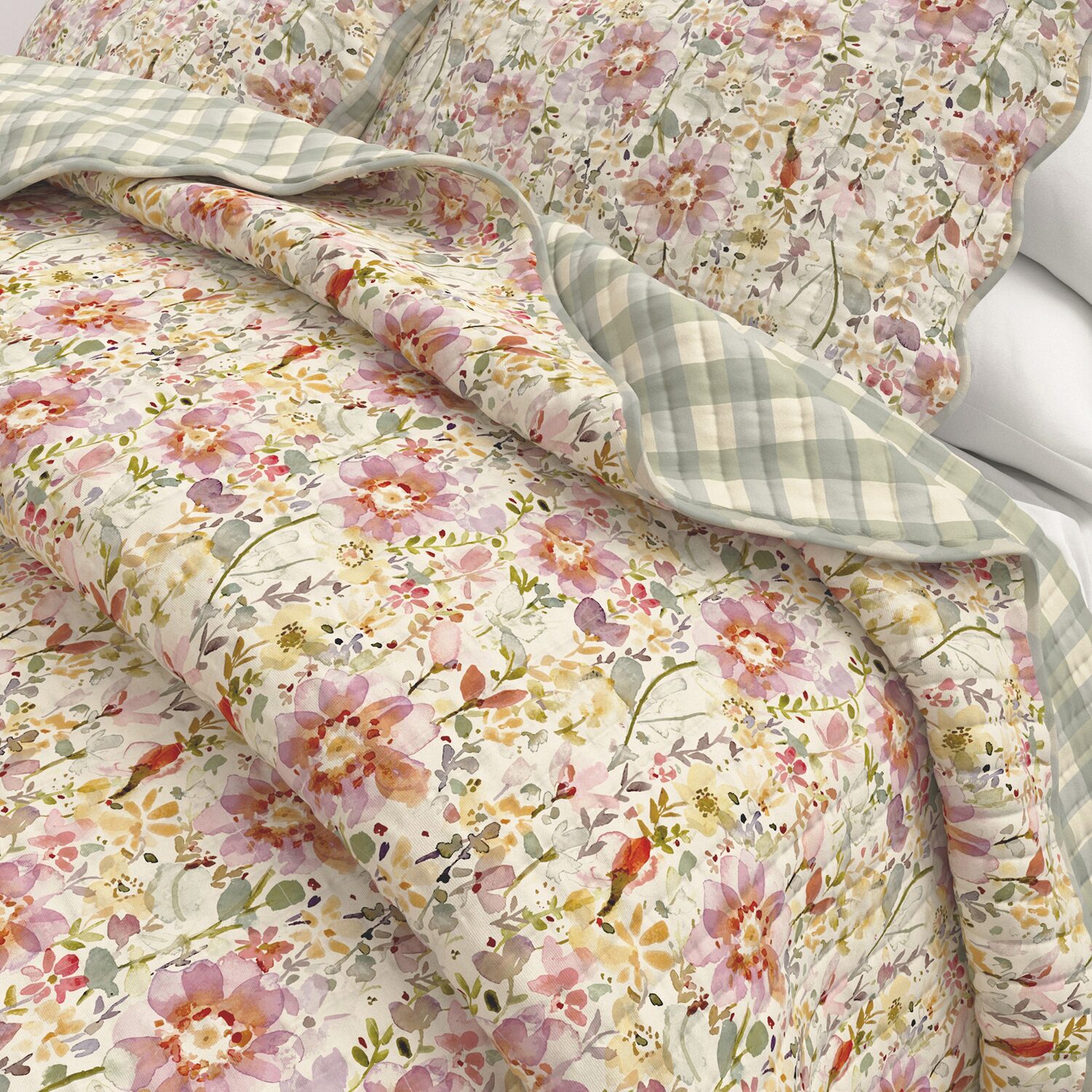 Linery Floral Bloom Scalloped Reversible Quilt Set