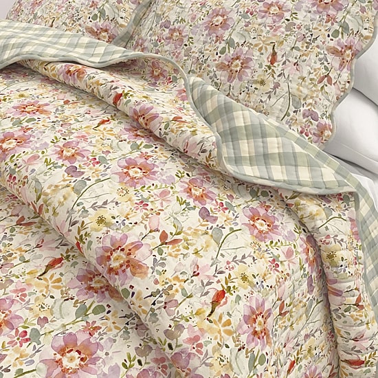 Linery Floral Bloom Scalloped Reversible Quilt Set
