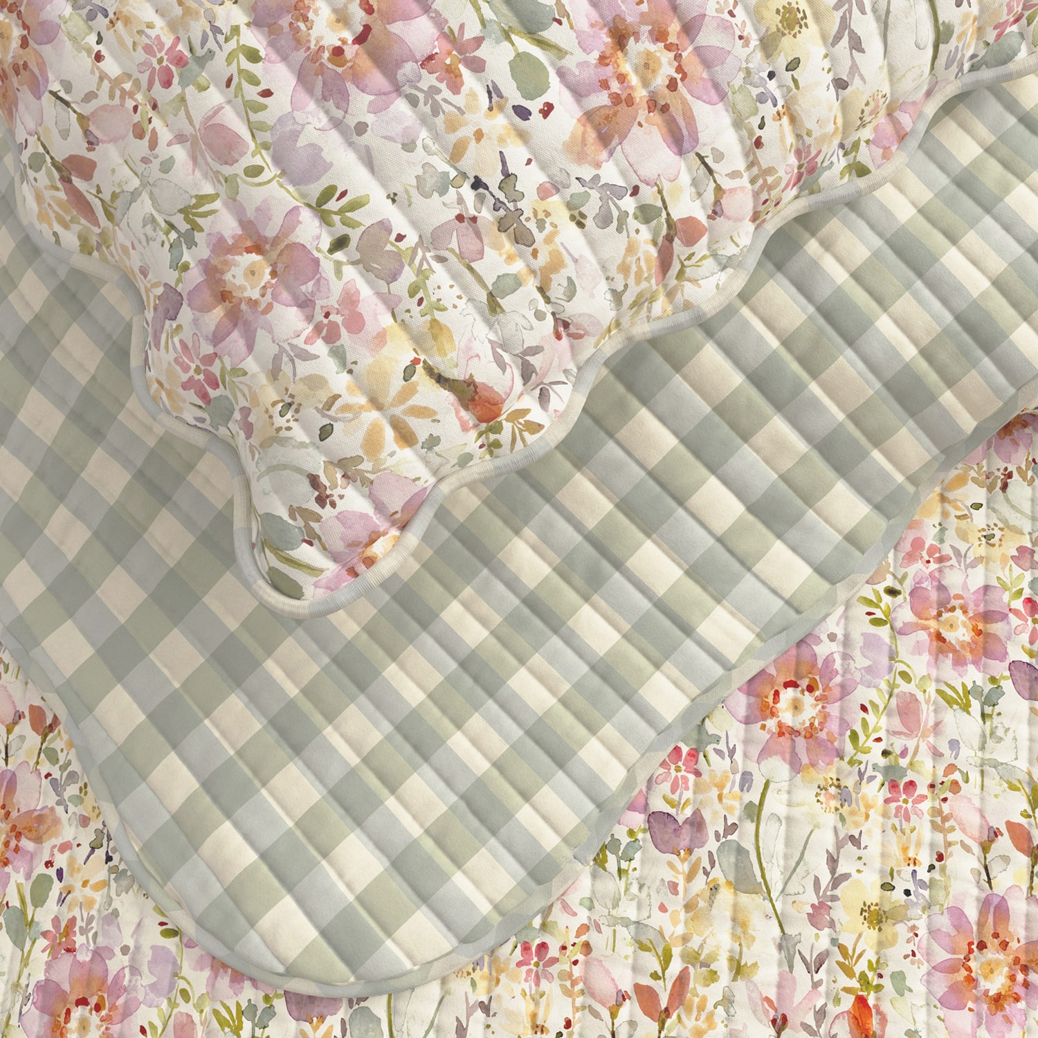 Linery Floral Bloom Scalloped Reversible Quilt Set