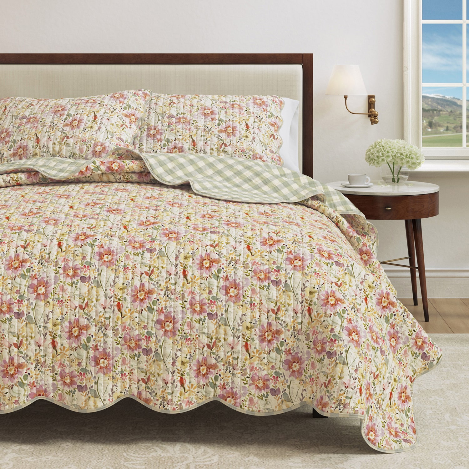 Linery Floral Bloom Scalloped Reversible Quilt Set