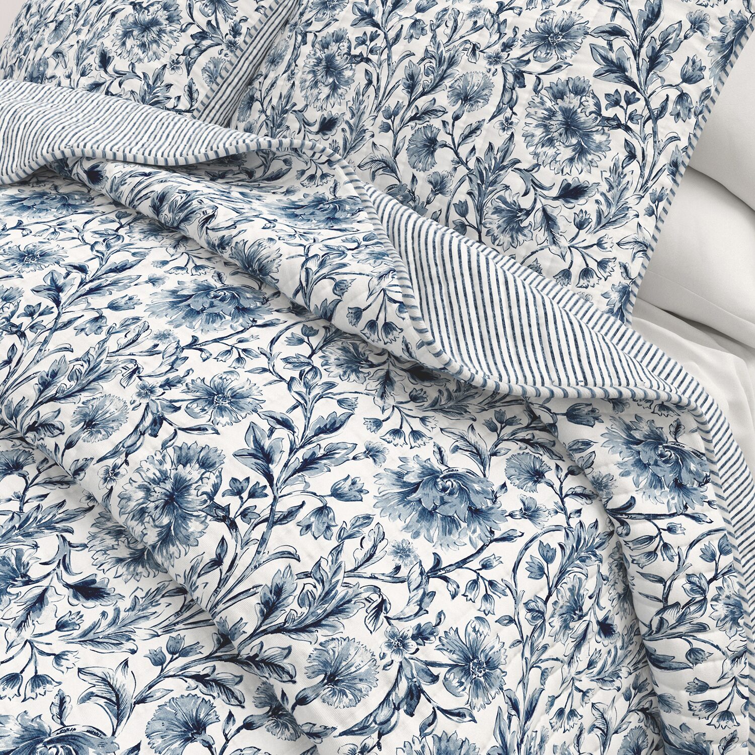 Linery Lightweight Floral Reversible Quilt Set