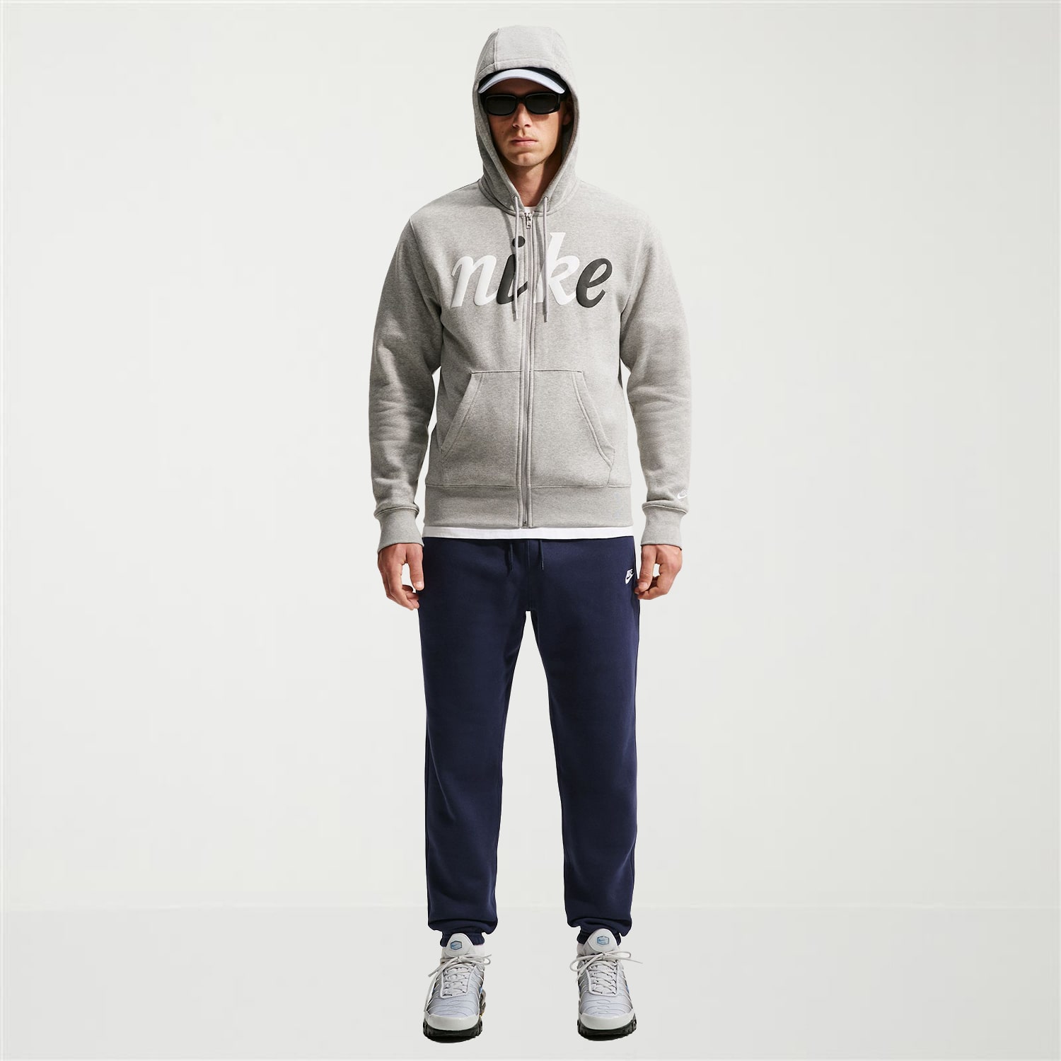 Nike Sweatpants Mens Cuffed Mid Rise Classic Fit Fleece Sweatpant