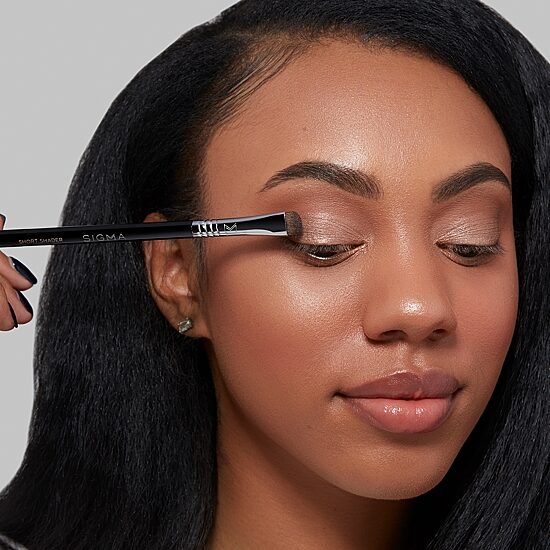Sigma Beauty E15 Flat Definer Brush