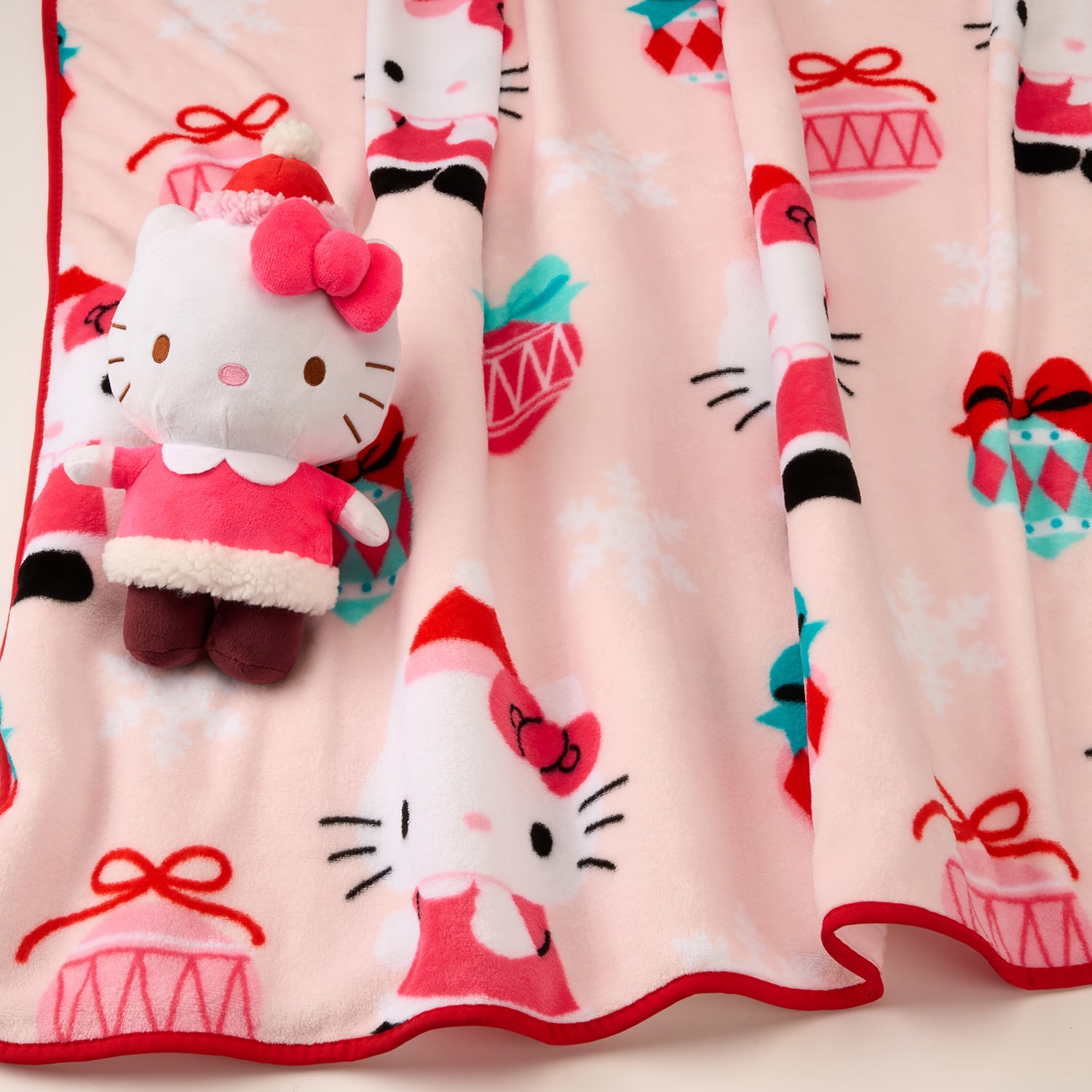 Merry Bows Hello Kitty Washable Lightweight Throw