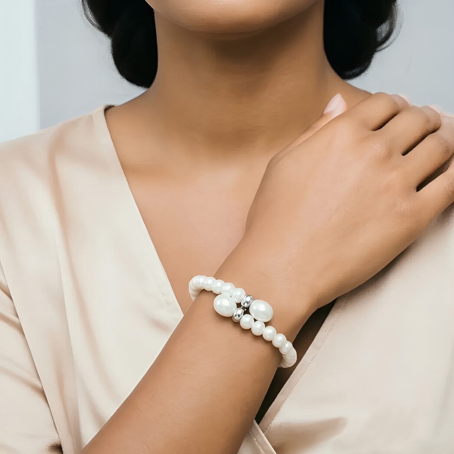 Womens White Cultured Freshwater Pearl Sterling Silver Bangle Bracelet