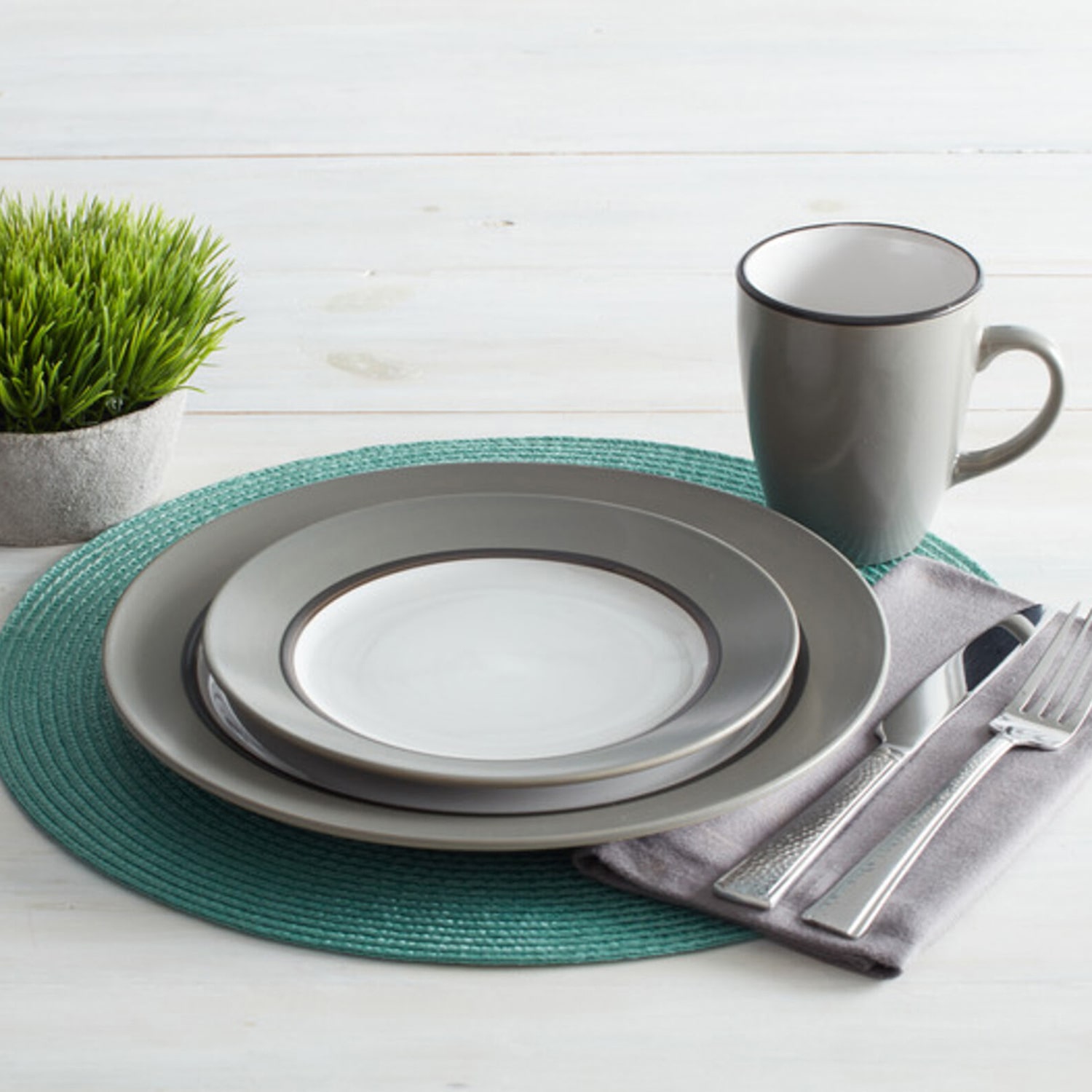 Pfaltzgraff Grayson, White/Charcoal 16-pc. Stoneware Dinnerware Set