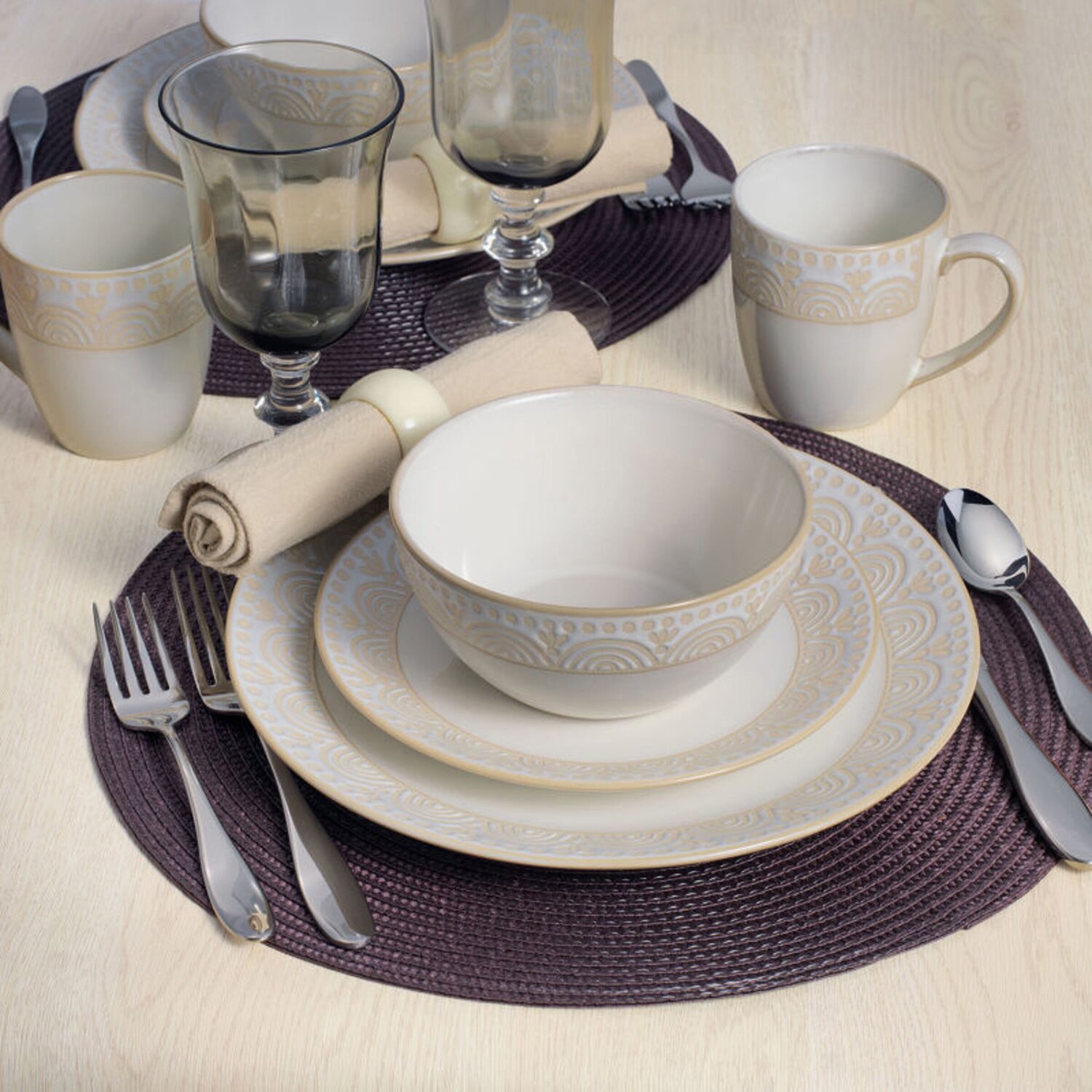 Pfaltzgraff Amelia, Cream 16-pc. Stoneware Dinnerware Set