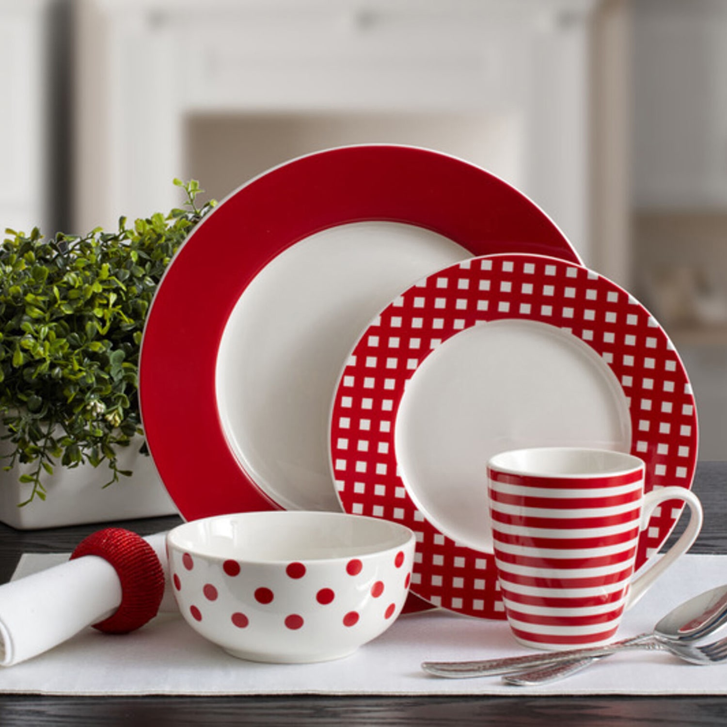 Pfaltzgraff Kenna, Red 12-pc. Porcelain Dinnerware Set