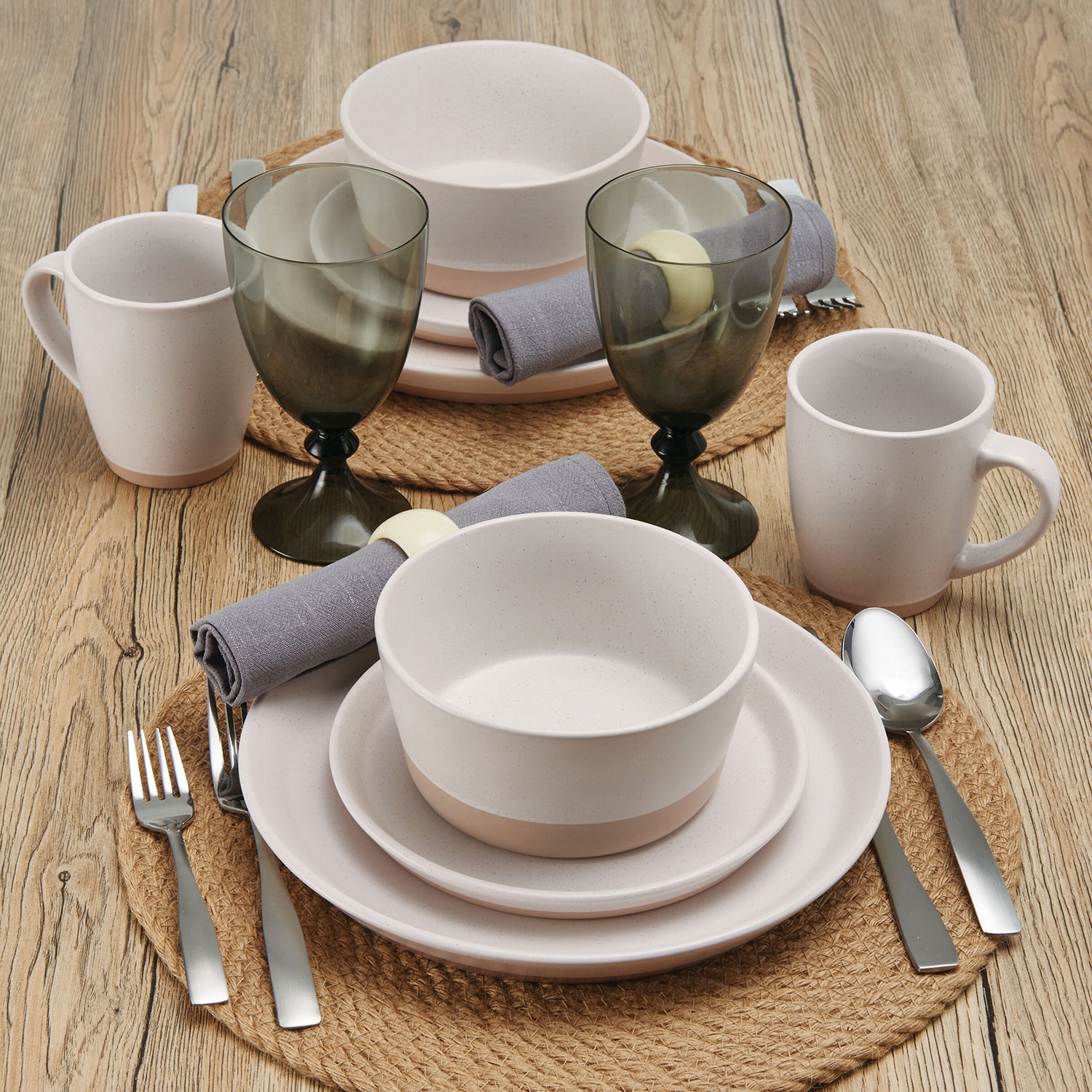 Pfaltzgraff Hudson, Cream 16-pc. Stoneware Dinnerware Set