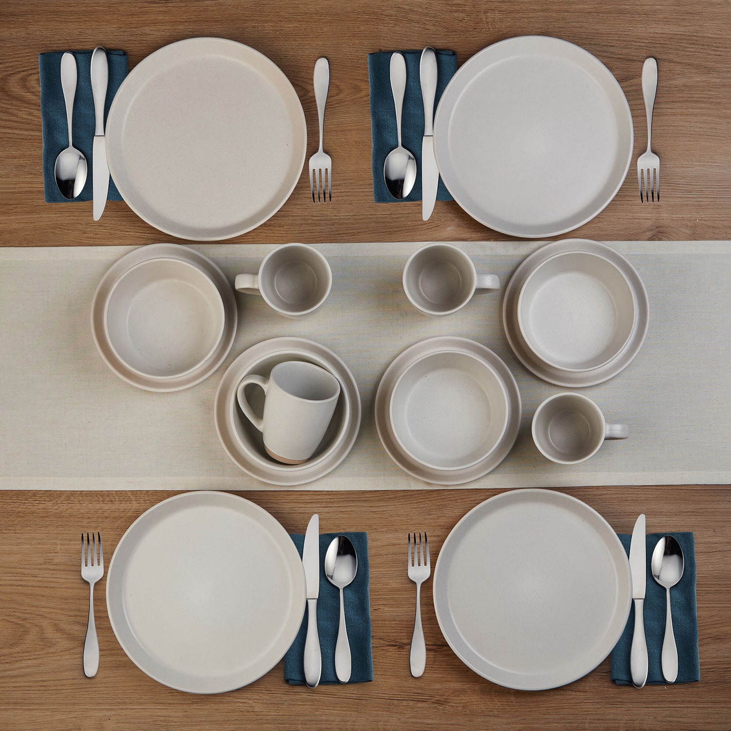 Pfaltzgraff Hudson, Cream 16-pc. Stoneware Dinnerware Set