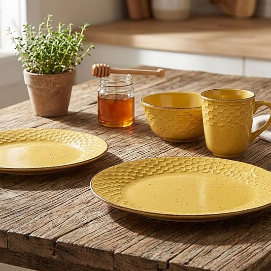 Pfaltzgraff Bumblebee, Yellow 16-pc. Stoneware Dinnerware Set