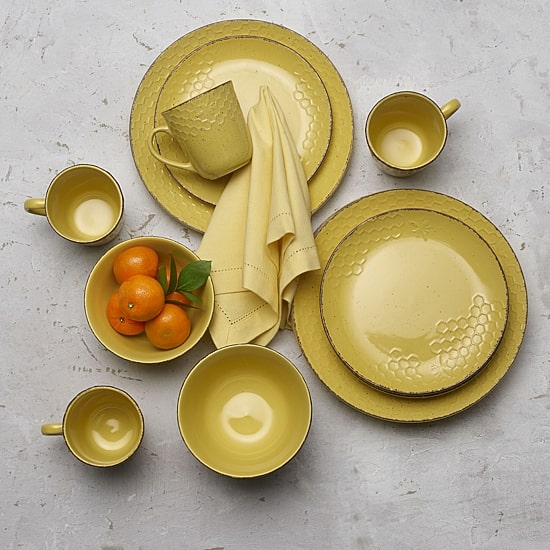 Pfaltzgraff Bumblebee, Yellow 16-pc. Stoneware Dinnerware Set
