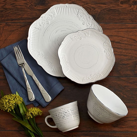 Pfaltzgraff Isabella, White 16-pc. Stoneware Dinnerware Set