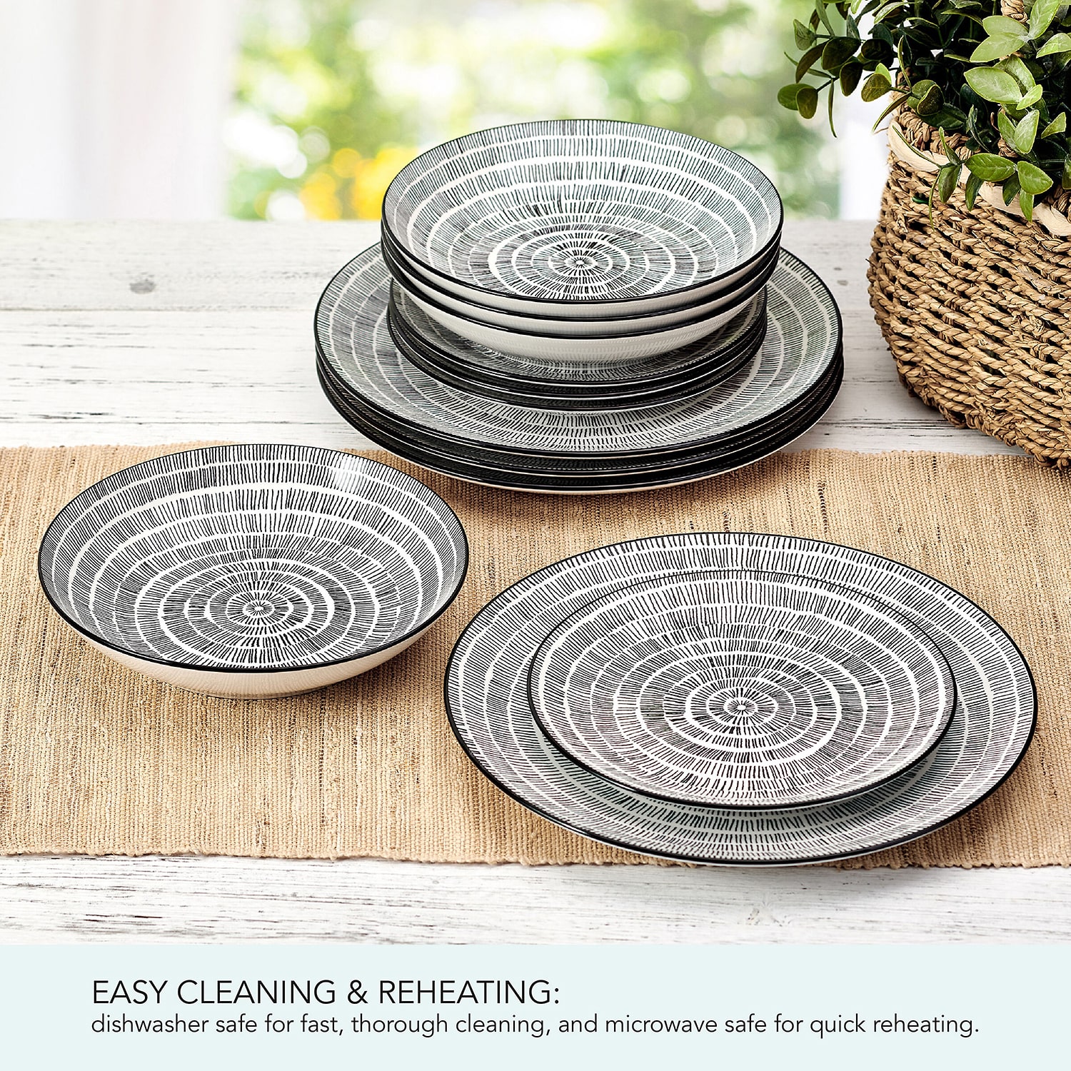 Pfaltzgraff Sketch Serenade, Black 12-pc. Porcelain Dinnerware Set