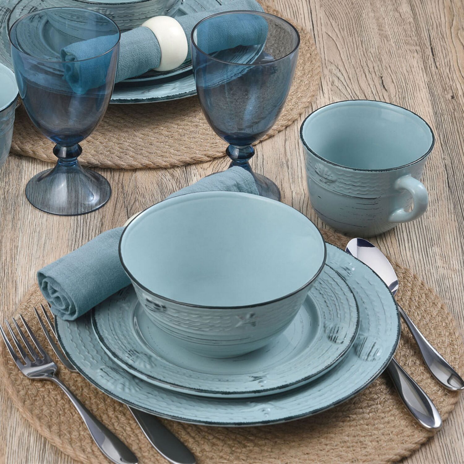 Pfaltzgraff Trellis Coastal, White 16-pc. Stoneware Dinnerware Set