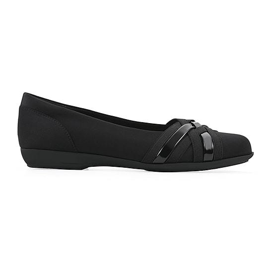 CLIFFS BY WHITE MOUNTAIN Womens Chic Almond Closed Toe Ballet Flats