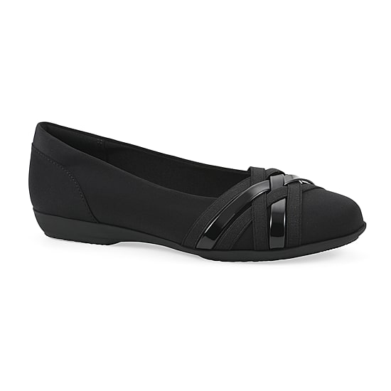 CLIFFS BY WHITE MOUNTAIN Womens Chic Almond Closed Toe Ballet Flats