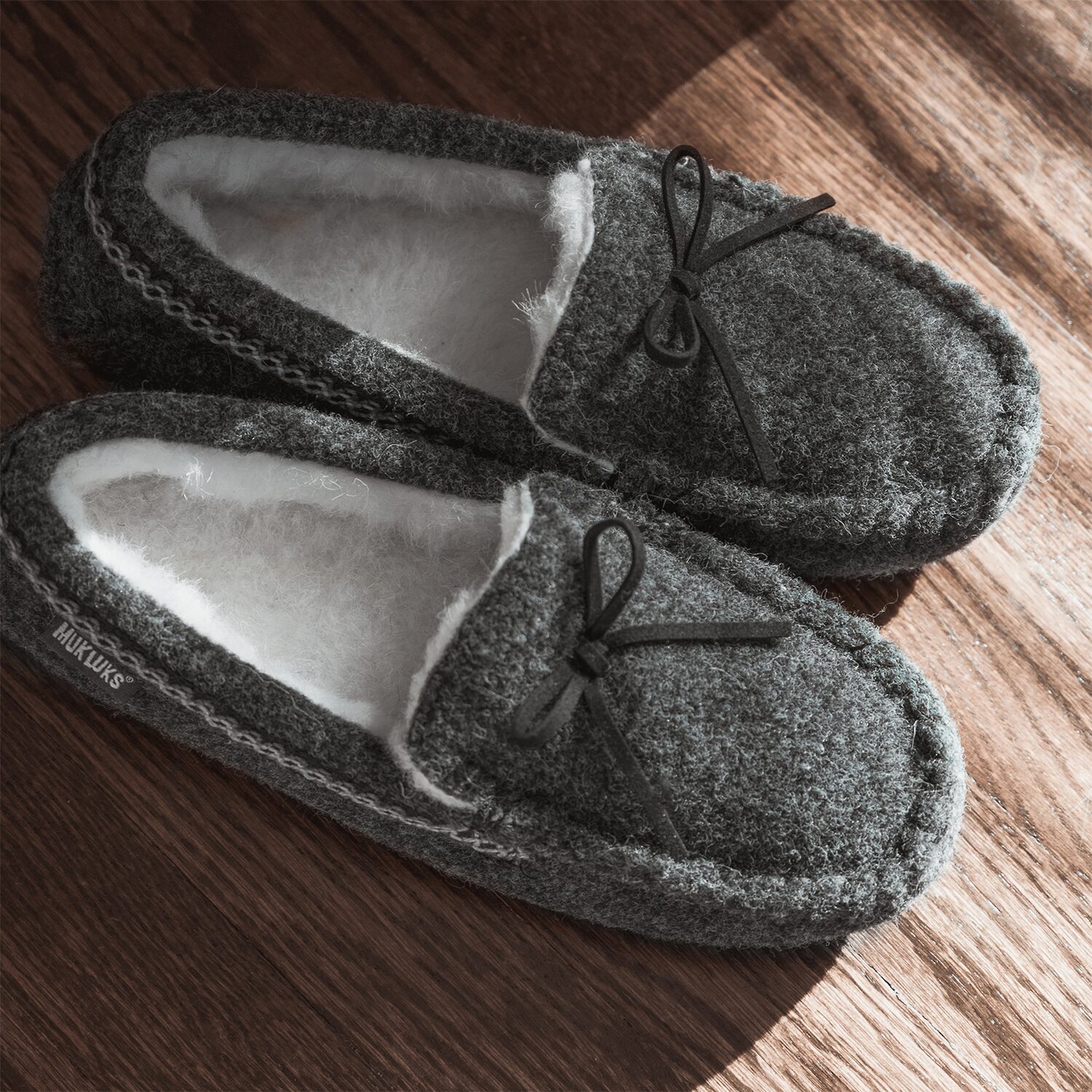 Muk Luks Ethan Mens Memory Foam Slip Resistant Slip-On Slippers