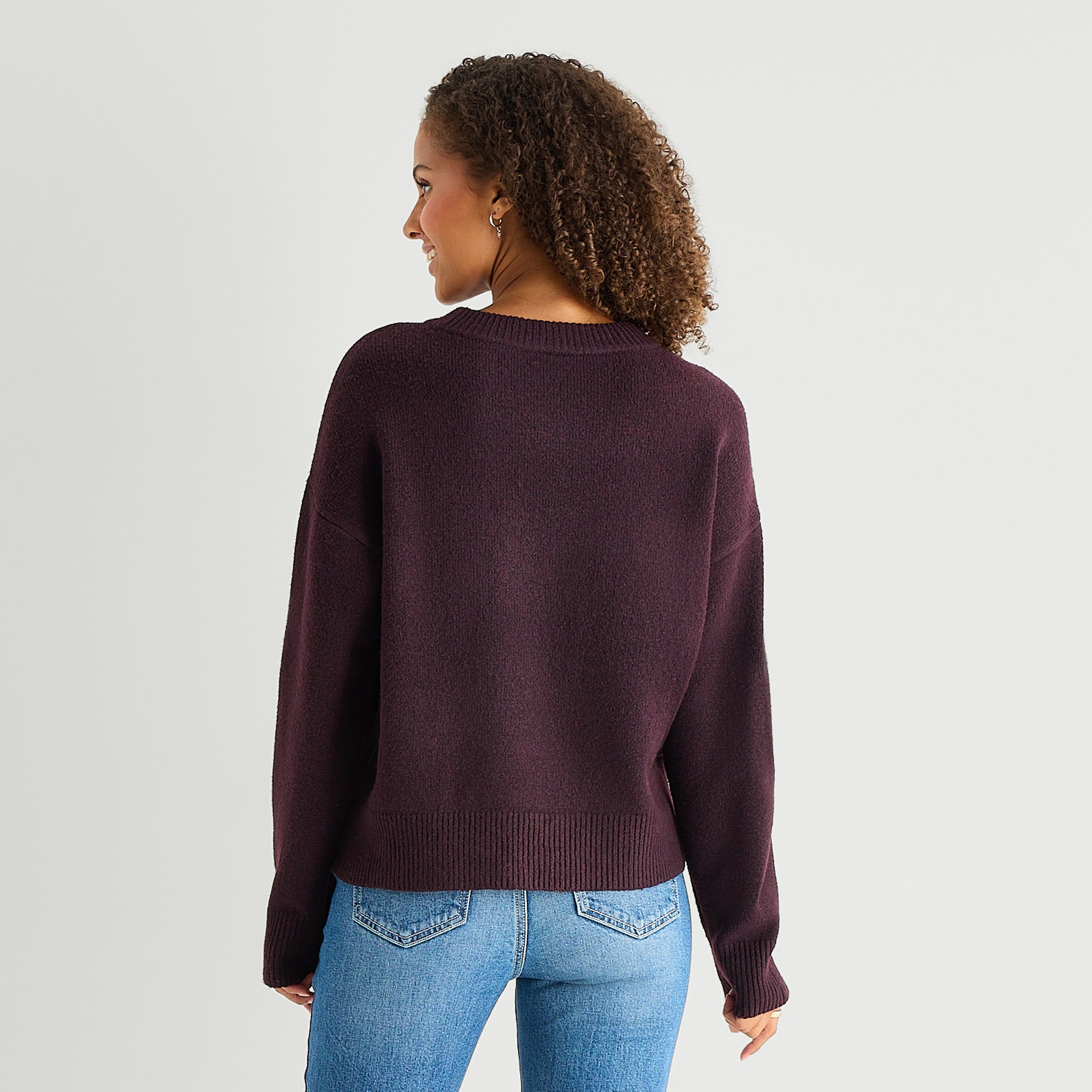 Arizona Juniors Womens Crew Neck Long Sleeve Pullover Sweater