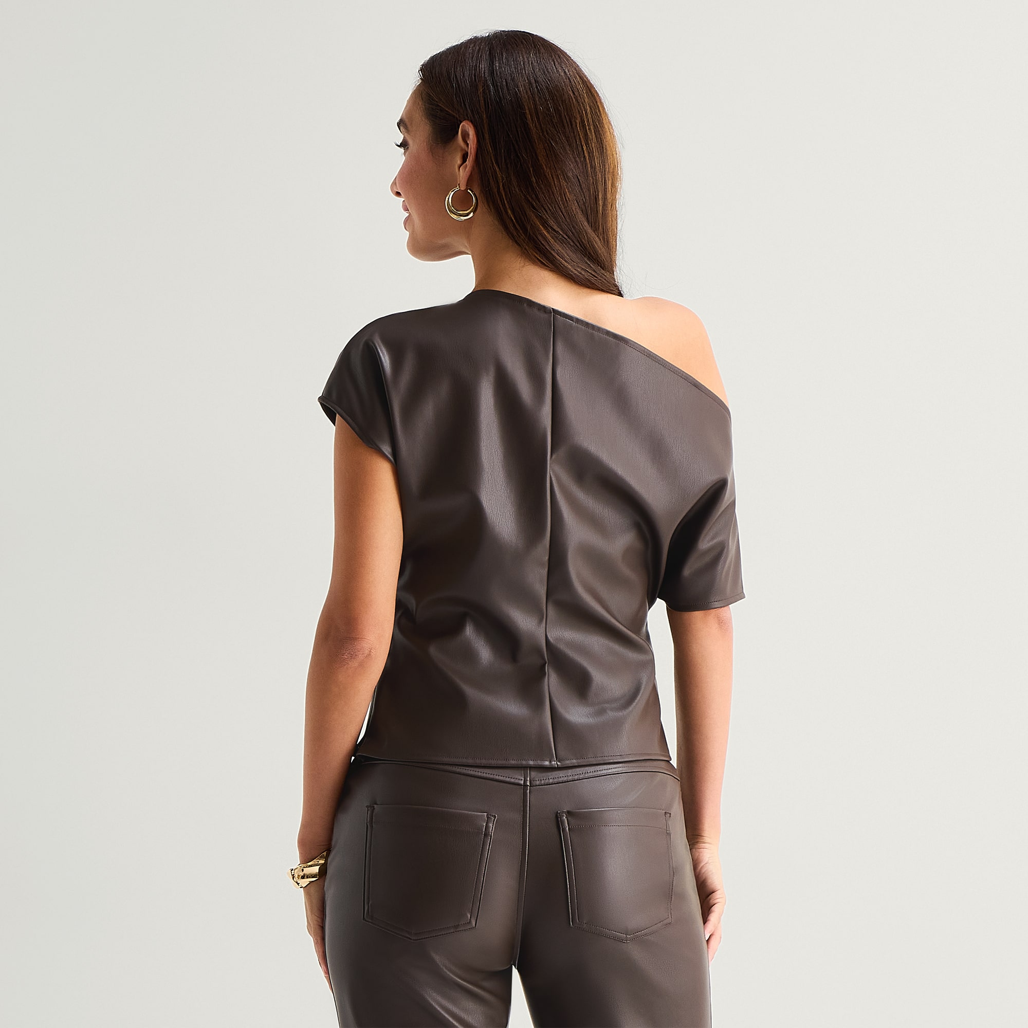 Bold Elements Womens Asymmetrical Neck Off Shoulder Top