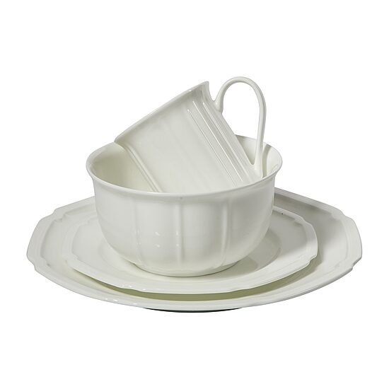 Gibson Bavaria 16-pc. Bone China Dinnerware Set