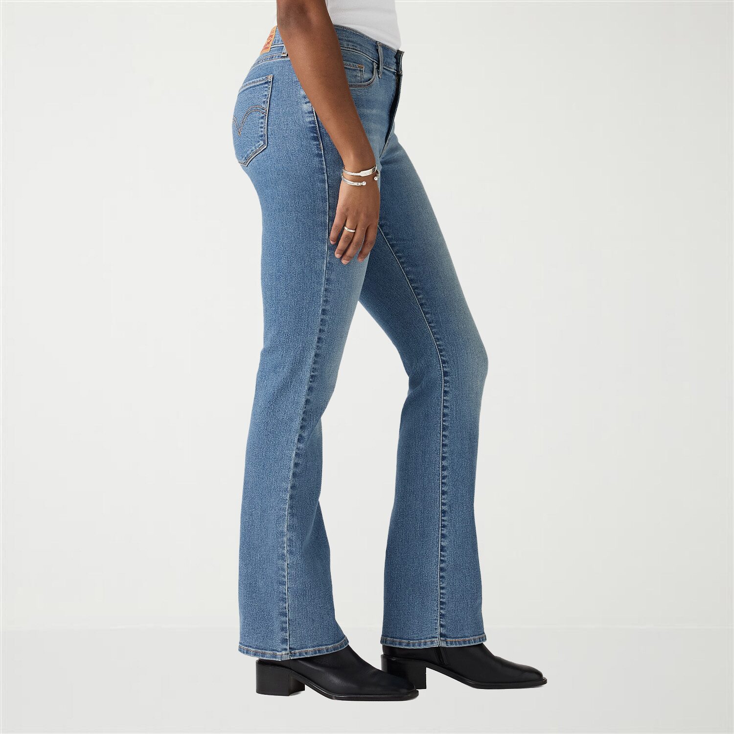 Levi's® Womens Mid Rise Classic Bootcut Jean