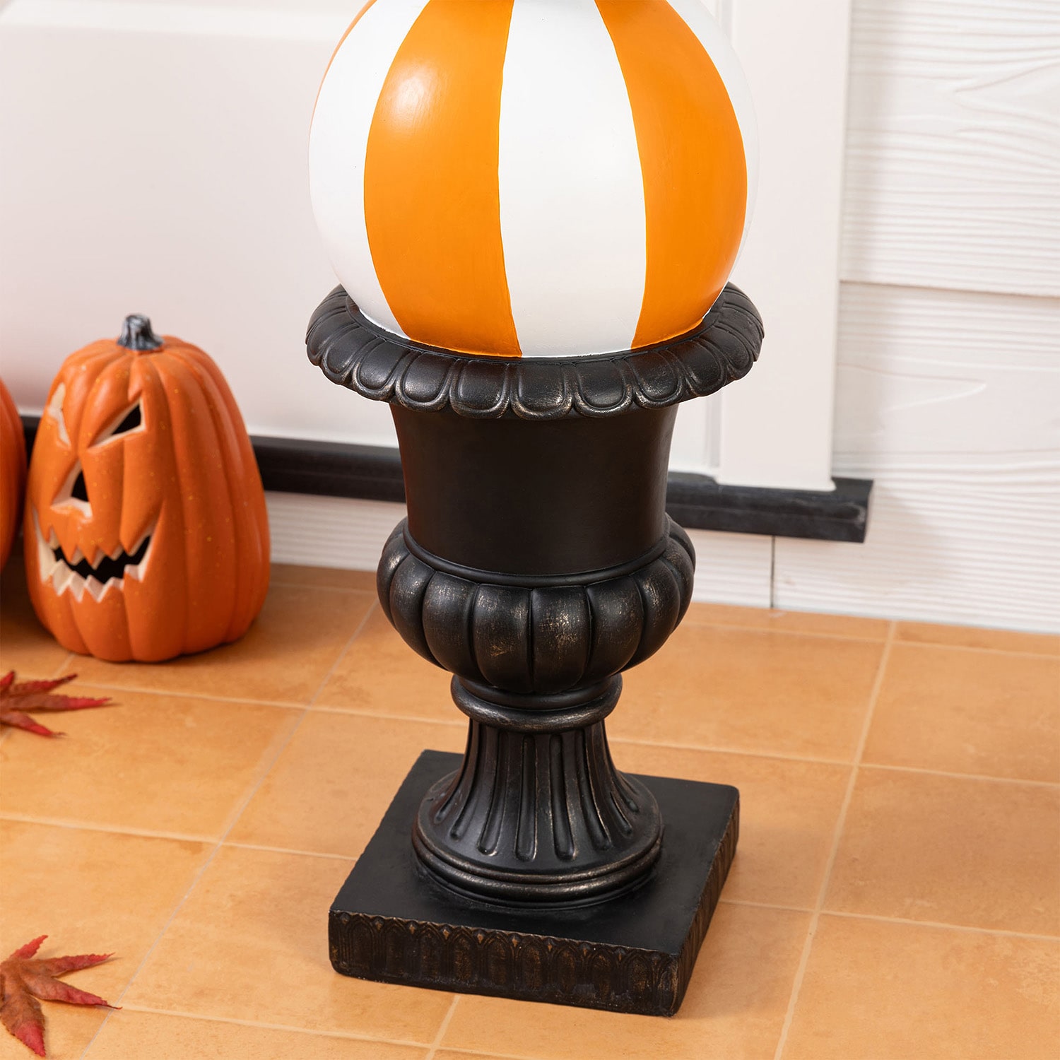 Glitzhome 27"Mgo Stacked Pumpkin Halloween Porch Sign