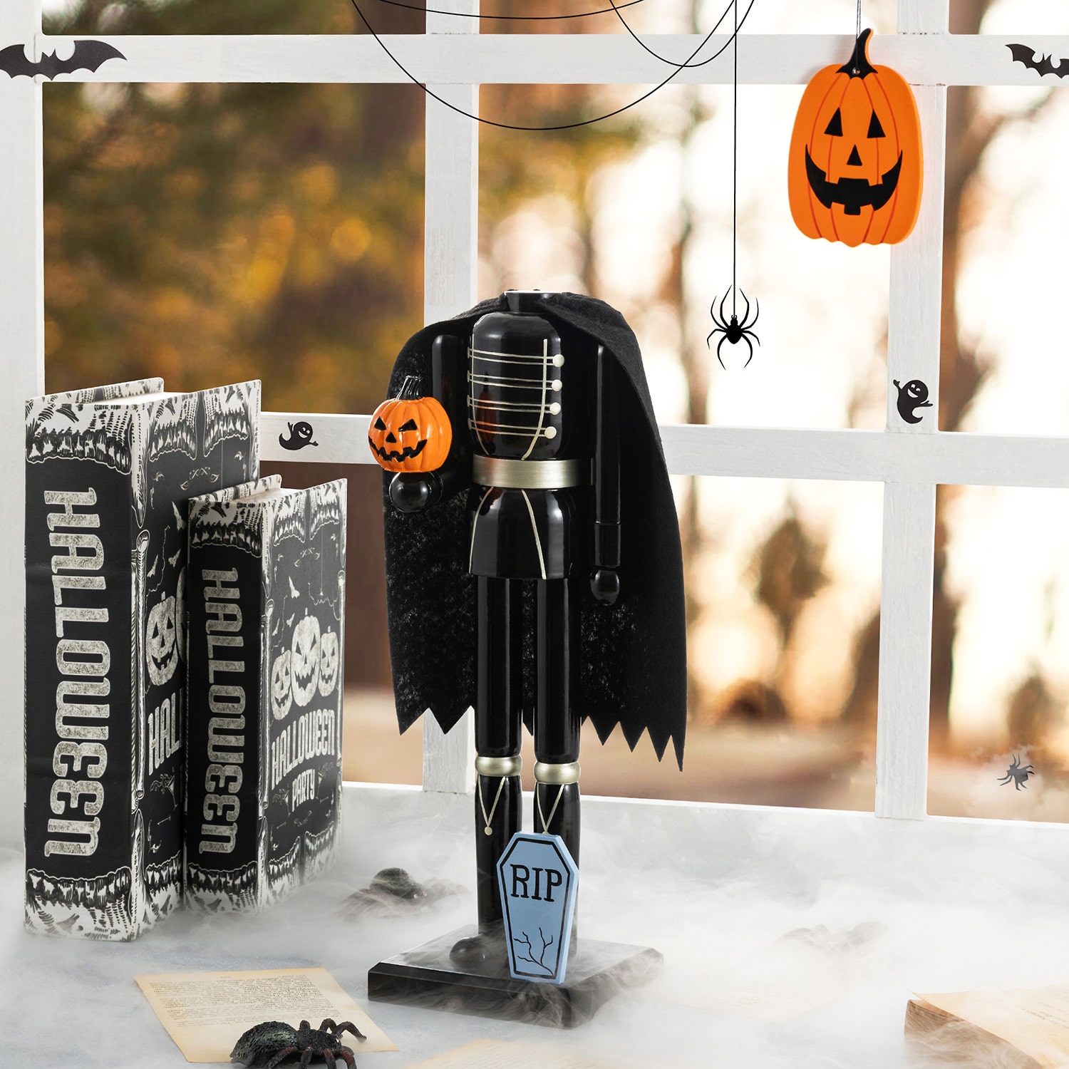 Glitzhome 15" Wood Headless Horseman Wood Nutcracker