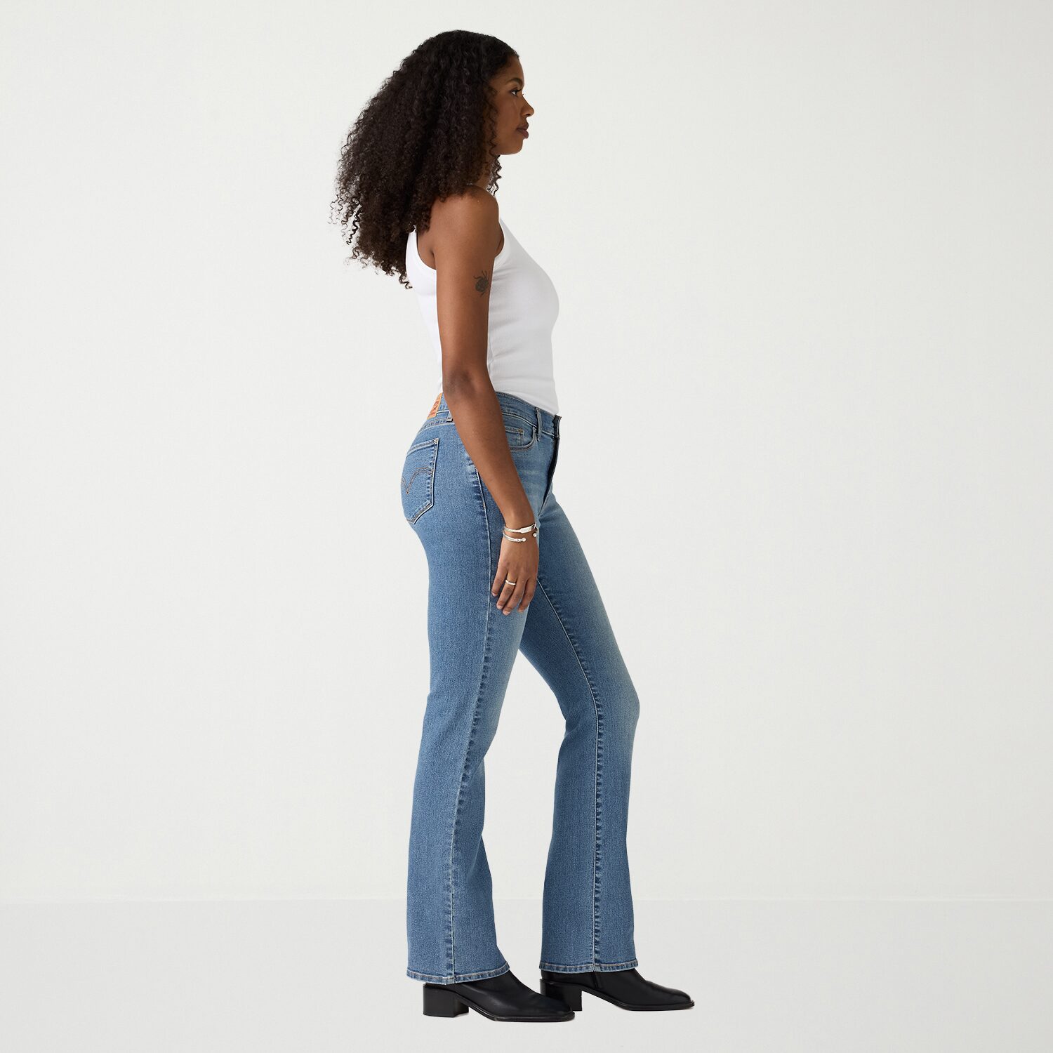 Levi's® Womens Mid Rise Classic Bootcut Jean