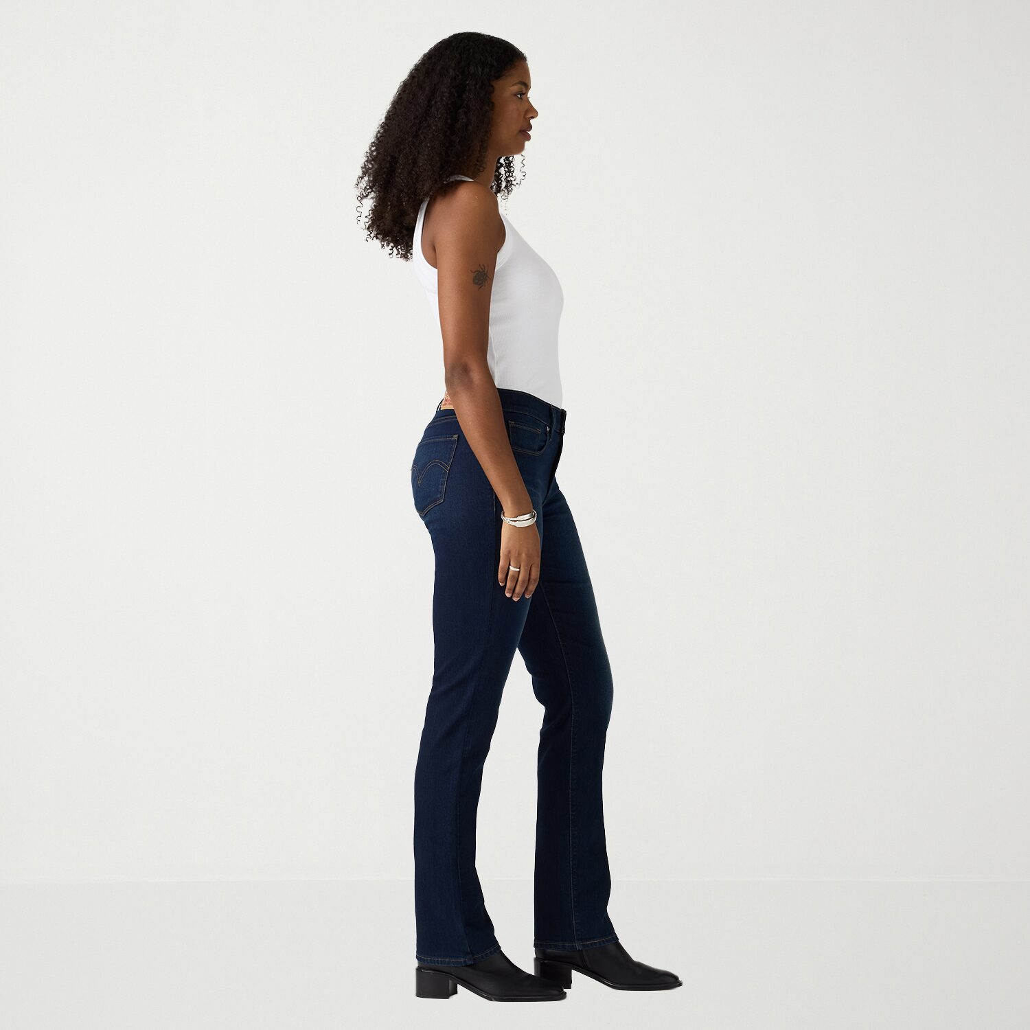 Levi's® Womens Mid Rise Classic Straight Jean