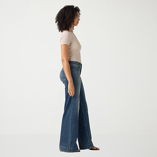 Levi's® Women’s Mid Rise 318 Shaping Wide Leg Jeans