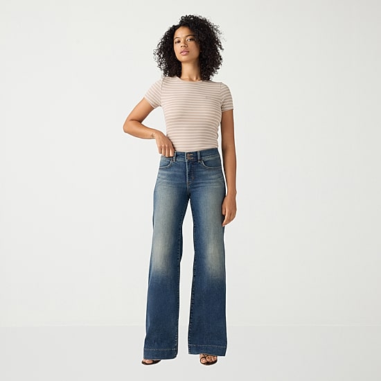 Levi's® Women’s Mid Rise 318 Shaping Wide Leg Jeans