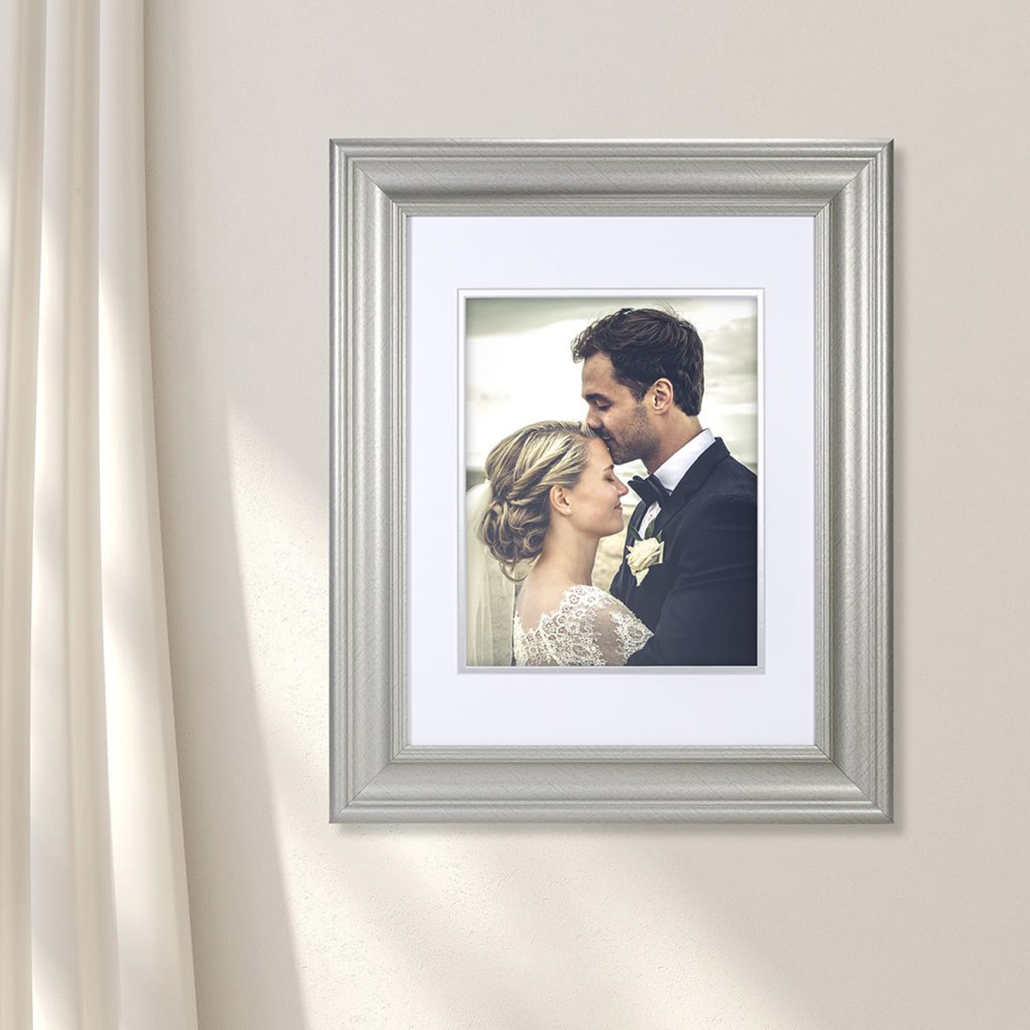 Malden 8x10/11x14 Silver Matted 1-Opening Wall Frame