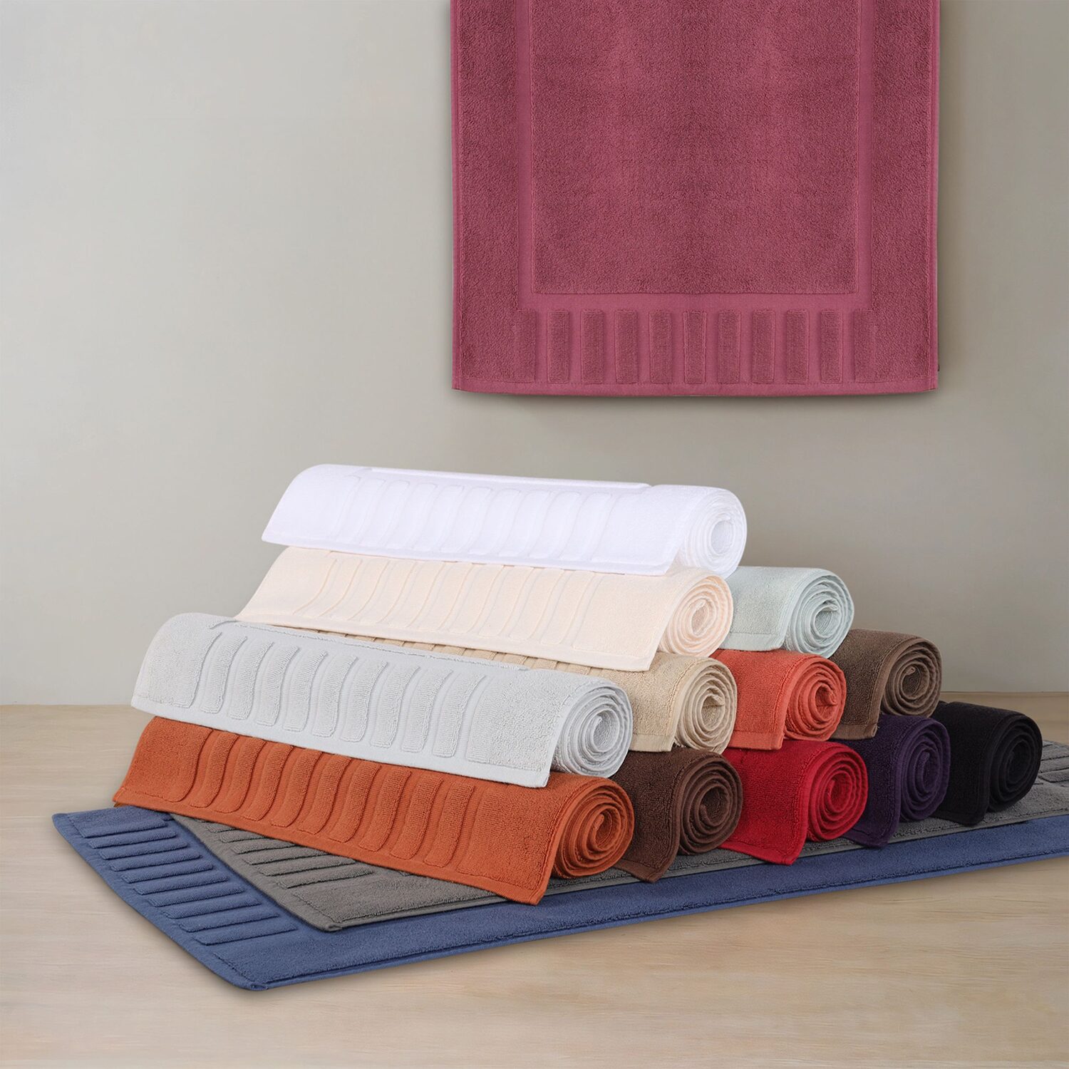 Superior Leo Cotton Absorbent Quick Dry Geometric Border 2-Piece Bath Mat Set