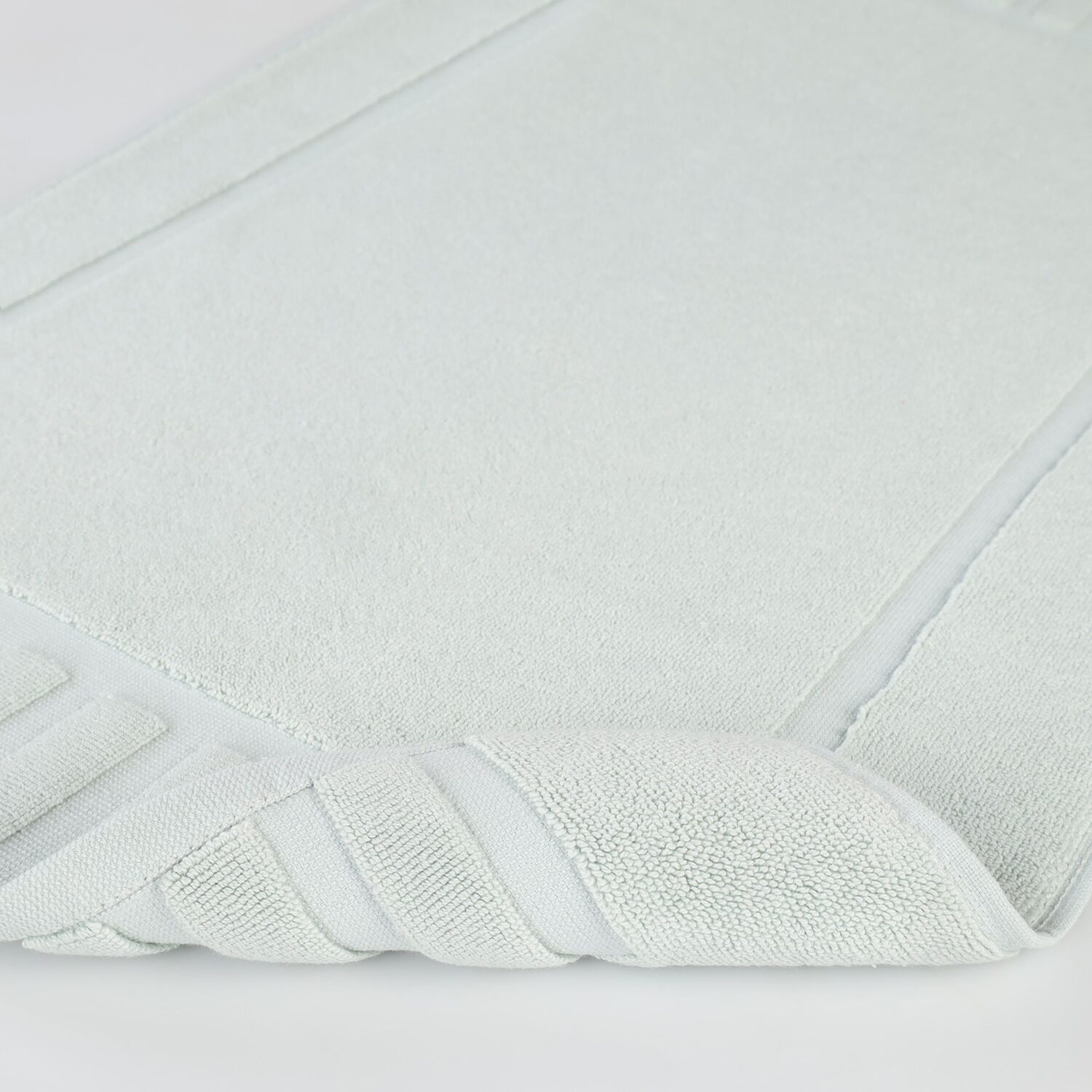 Superior Leo Cotton Absorbent Quick Dry Geometric Border 2-Piece Bath Mat Set